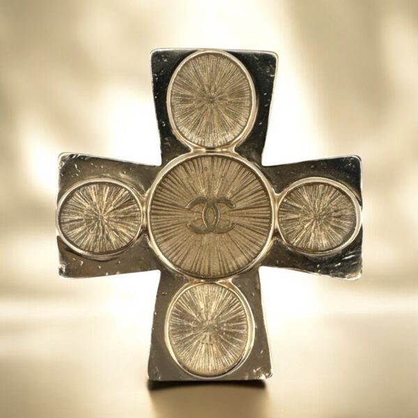 Broche
